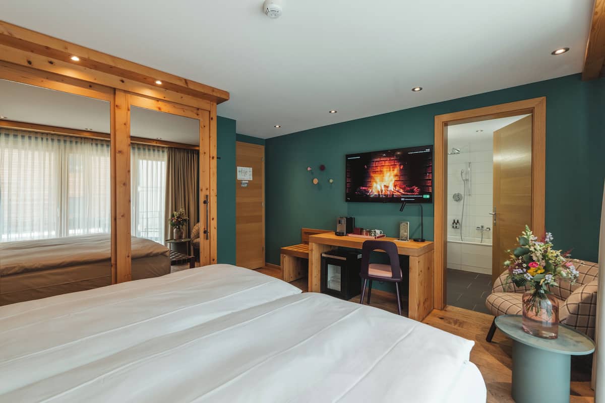 Standard Double Room | Down comforters, in-room safe, desk, blackout drapes
