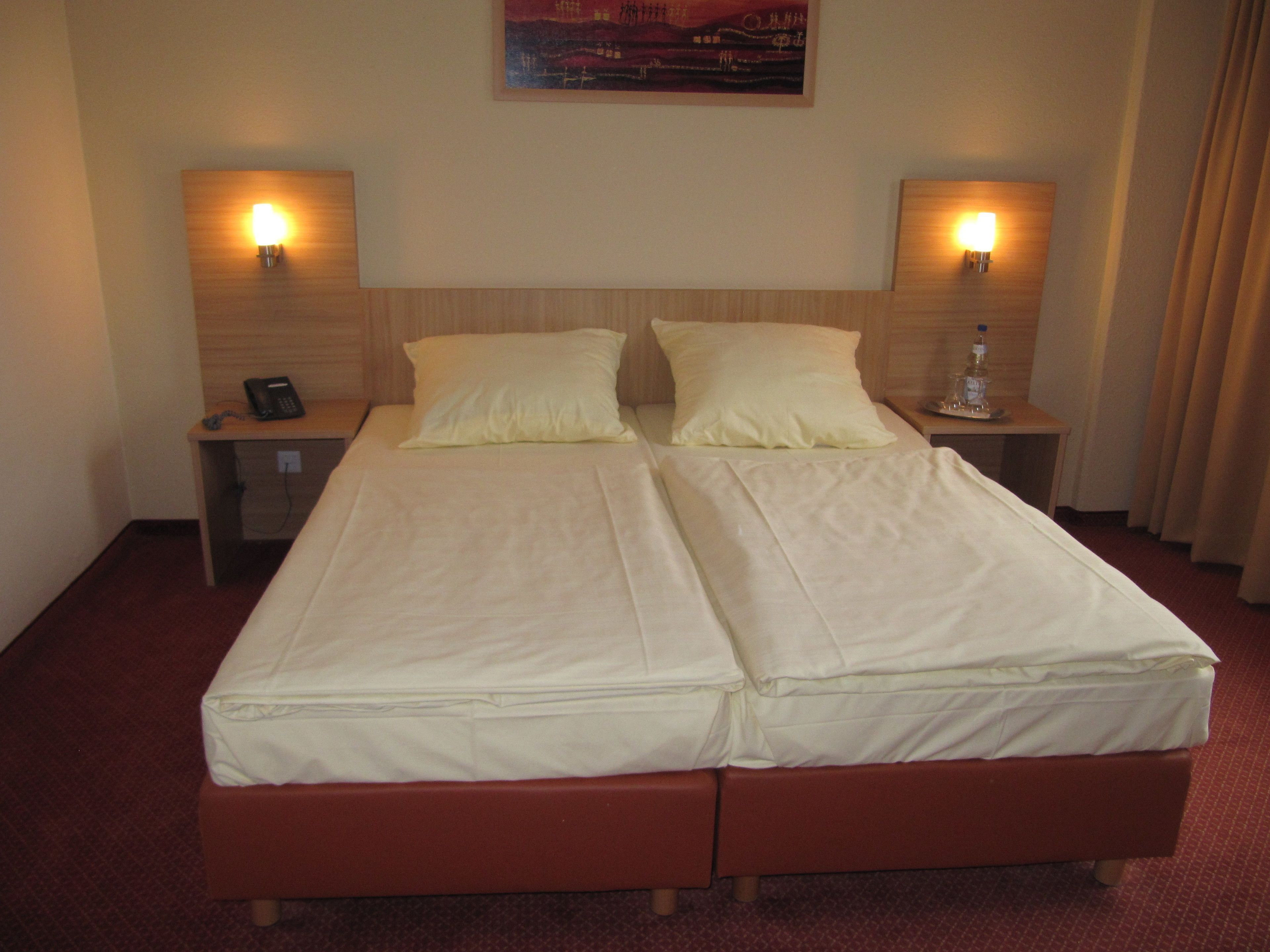 Desk, soundproofing, iron/ironing board, free WiFi