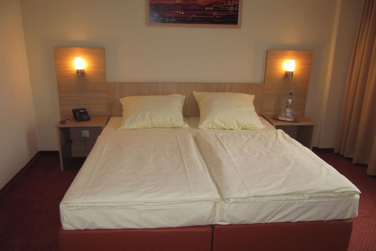Desk, soundproofing, iron/ironing board, free WiFi