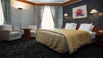 In-room safe, iron/ironing board, free WiFi