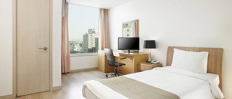 Desk, iron/ironing board, free WiFi