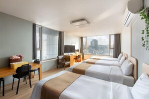 Deluxe Quadruple Room | Desk, iron/ironing board, free WiFi - Hyundai Residence Seoul (Seoul)