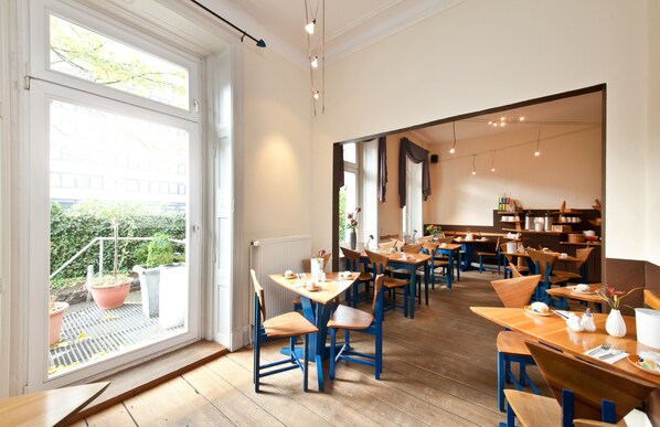 Daily buffet breakfast (EUR 9.80 per person)