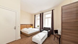Unclassified image, 3 of 47, button - Hotel Königshof Hamburg (Hamburg)