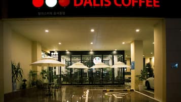 Food court