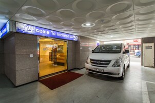 Tempat parkir RV atau truk