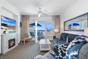 Pillowtop beds, individually decorated, individually furnished - Beach House Inn & Suites (Pismo Beach)