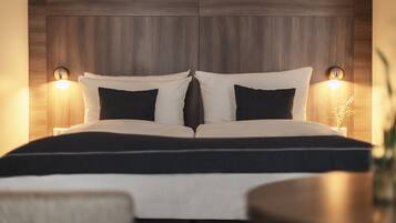 Comfort-Vierbettzimmer | Allergikerbettwaren, Schreibtisch, schallisolierte Zimmer