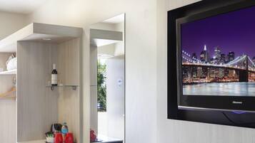 Chambre Supérieure, 1 trÚs grand lit (King)