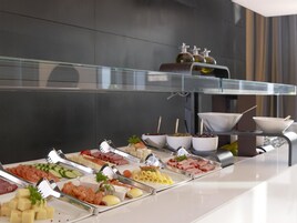 Daily buffet breakfast for a fee
