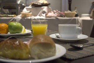 Desayuno buffet todos los días (con cargo)