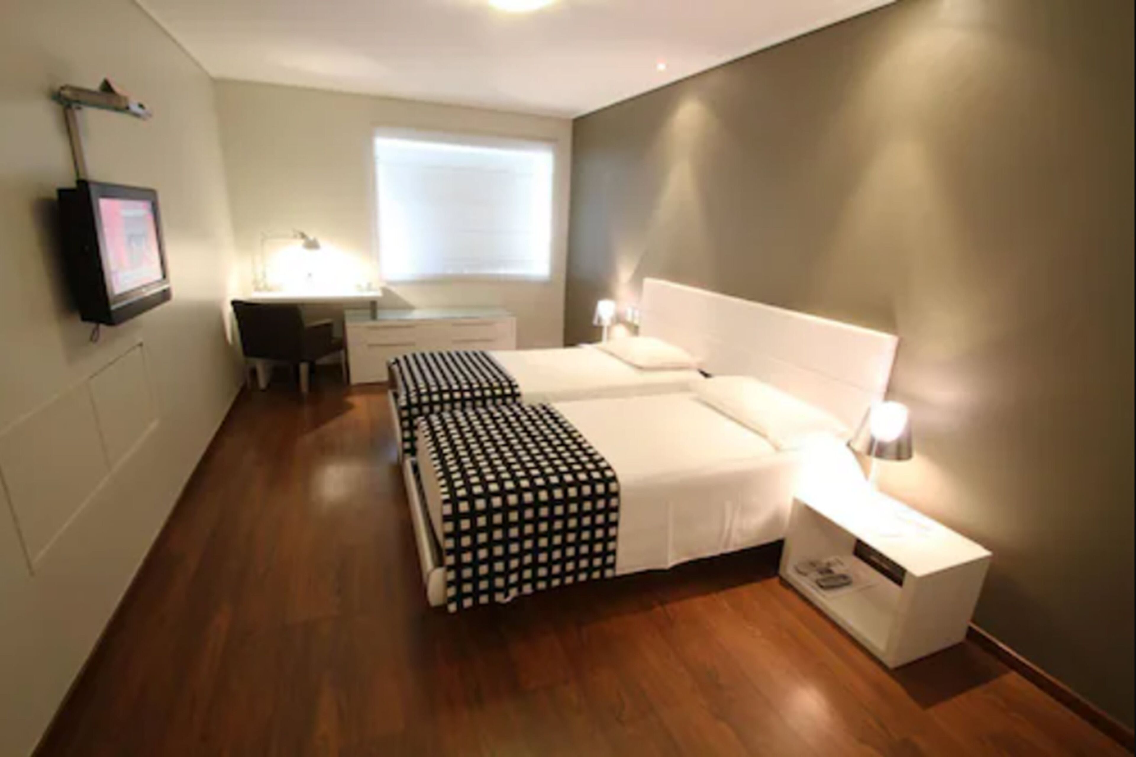 premium bedding, minibar, in-room safe, individually furnished