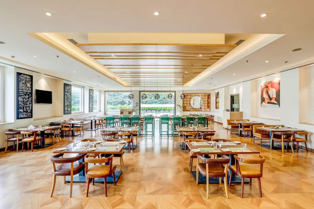 Lemon Tree Hotel, Electronics City - Bengaluru
