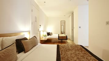 Family Apartment | 1 bedroom, iron/ironing board, free cribs/infant beds, rollaway beds