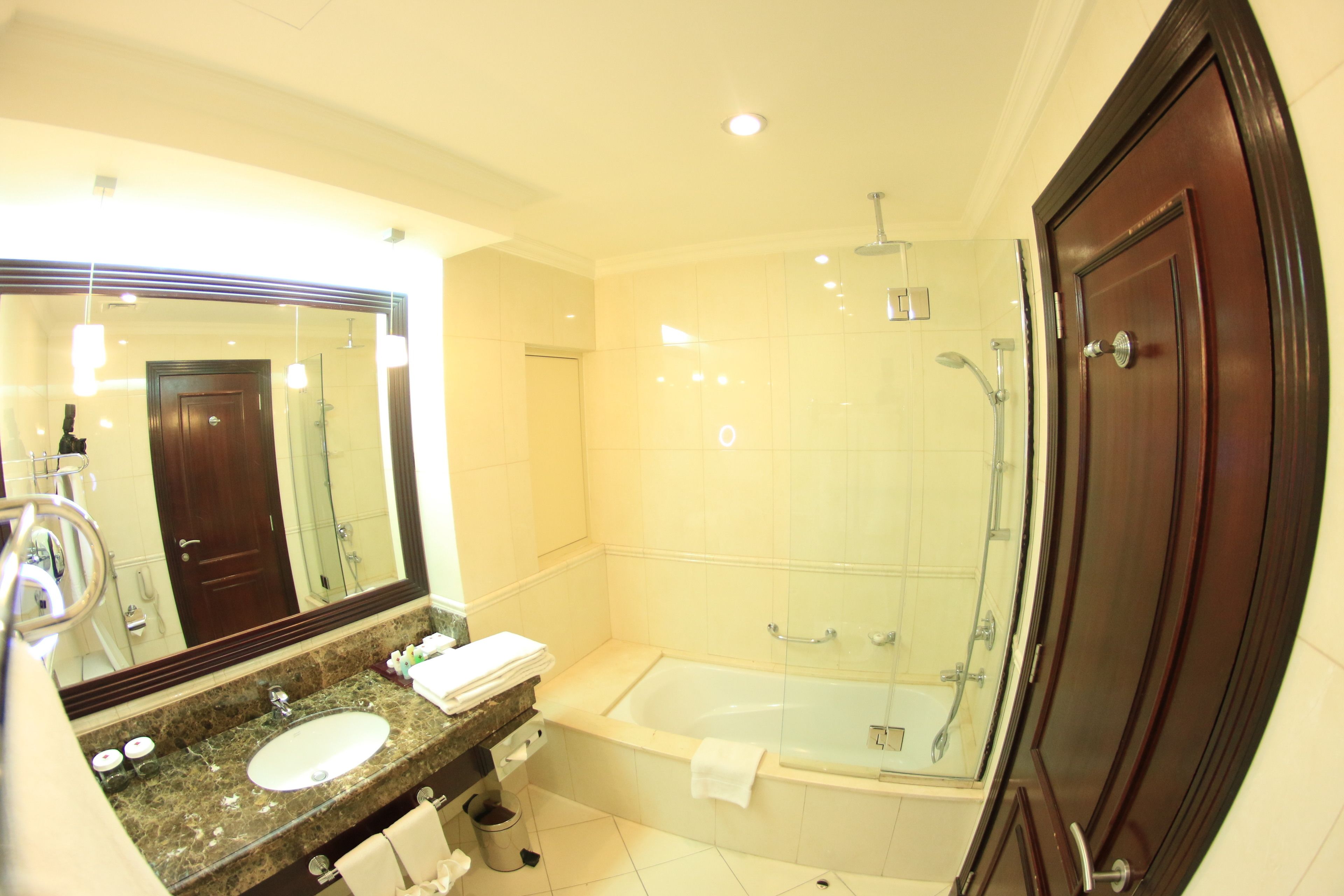 Photo - Grand Regal Hotel