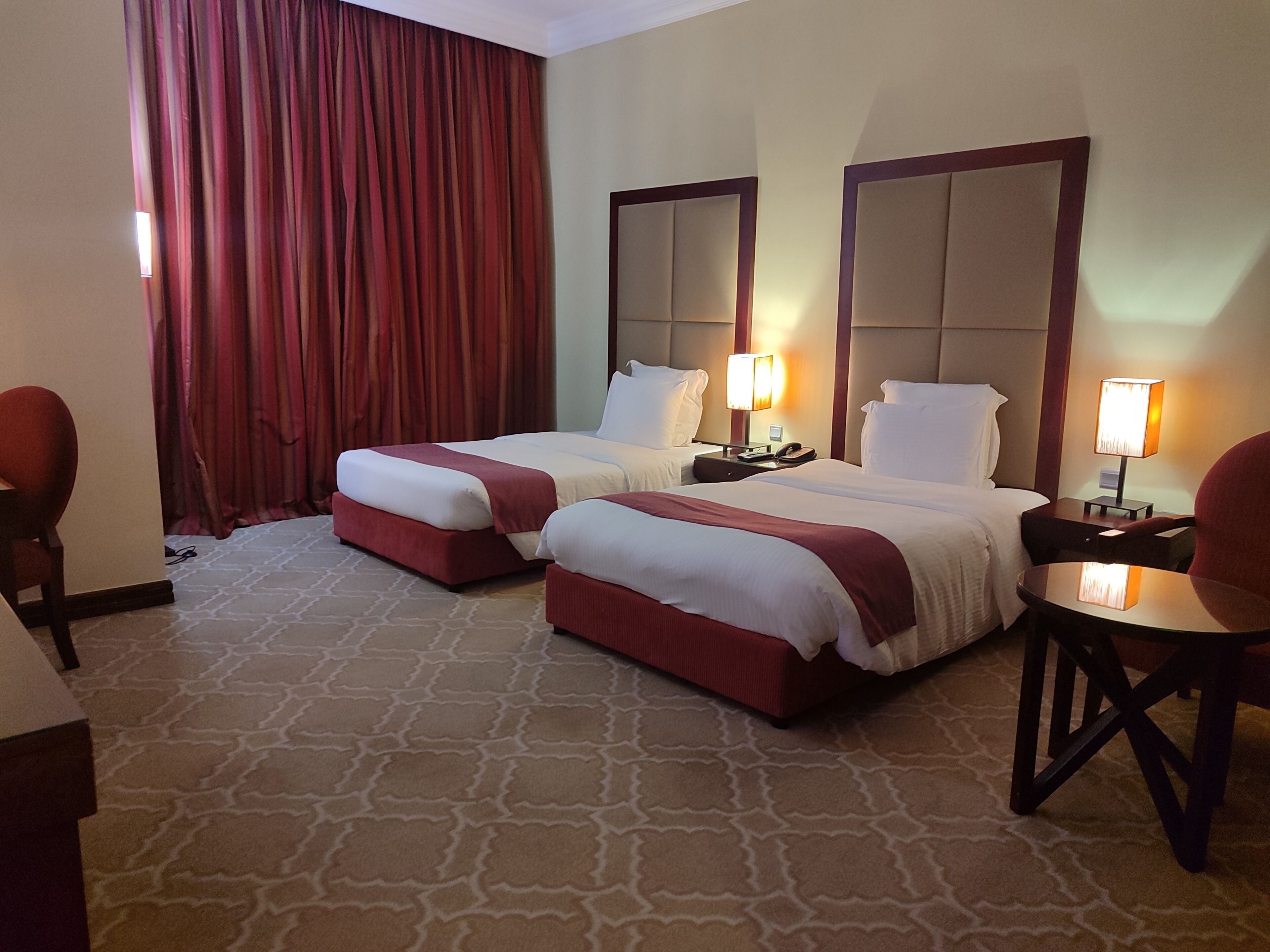 Deluxe Twin Room | 1 bedroom, minibar, in-room safe, desk