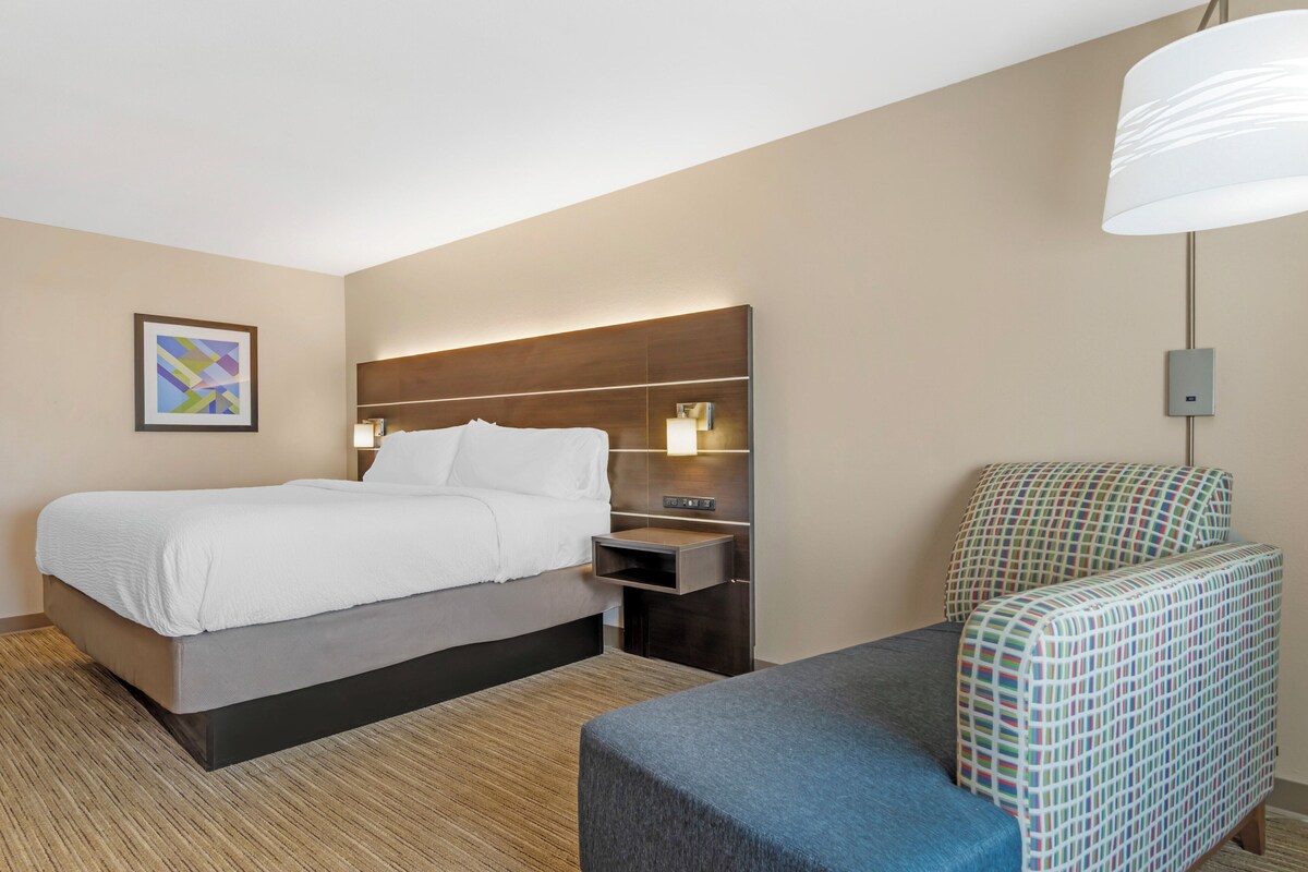 Seprai premium, bantalan ekstra lembut, brankas, dan meja kerja