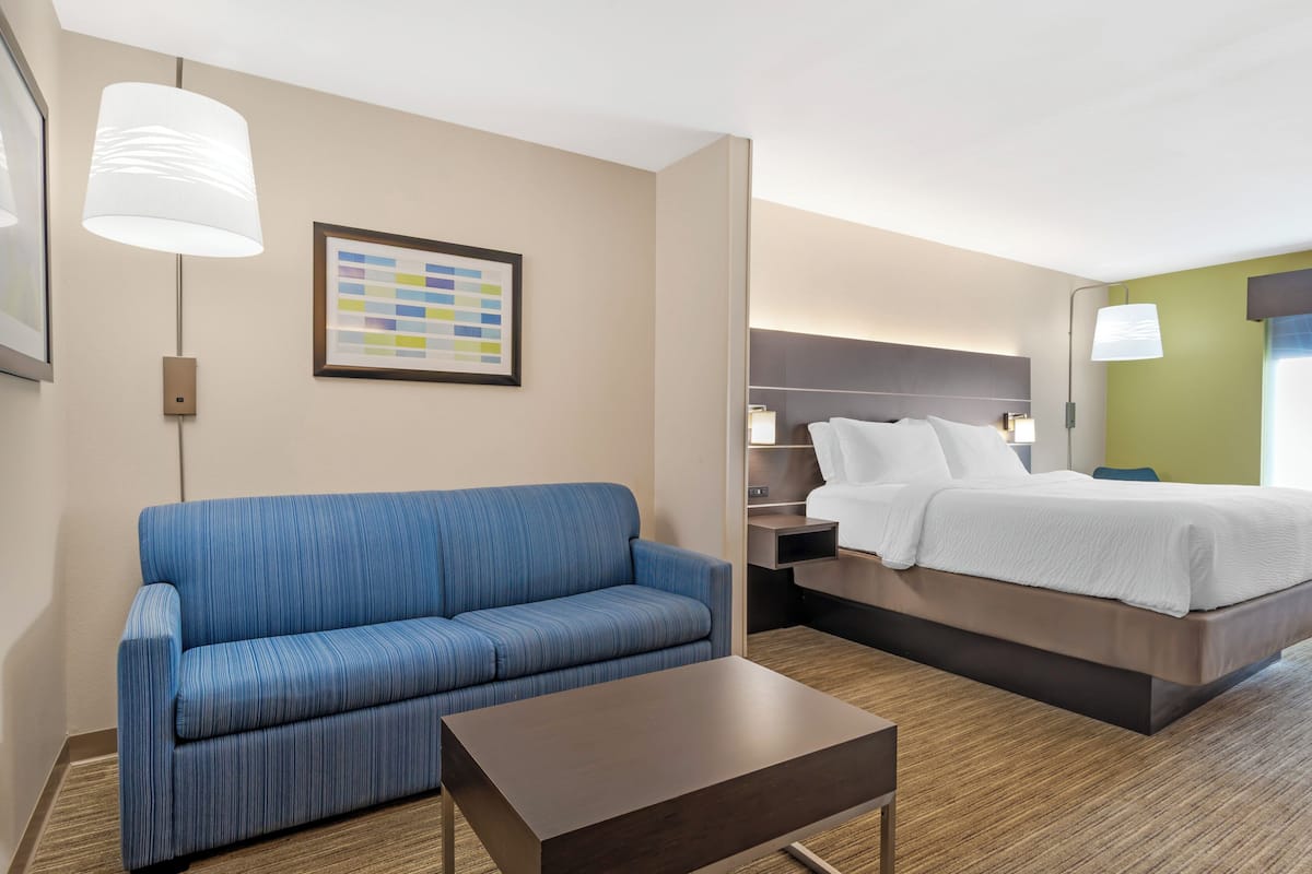 Suite, 1 King-Bett, Nichtraucher | Hochwertige Bettwaren, Pillowtop-Betten, Zimmersafe, Schreibtisch