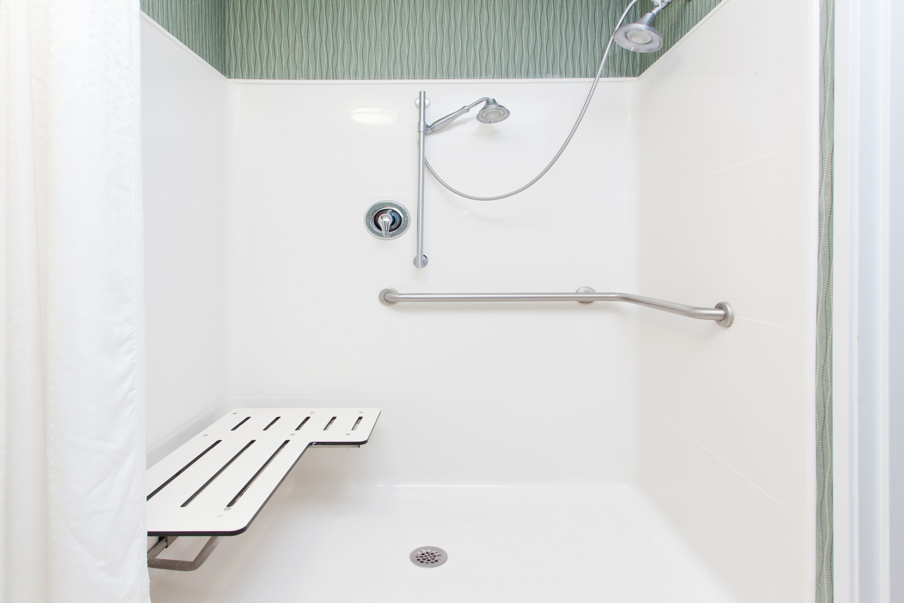 room, 1 king bed, accessible, non smoking (roll-in shower) | bathroom | combined shower/bathtub, free toiletries, hair dryer, towels