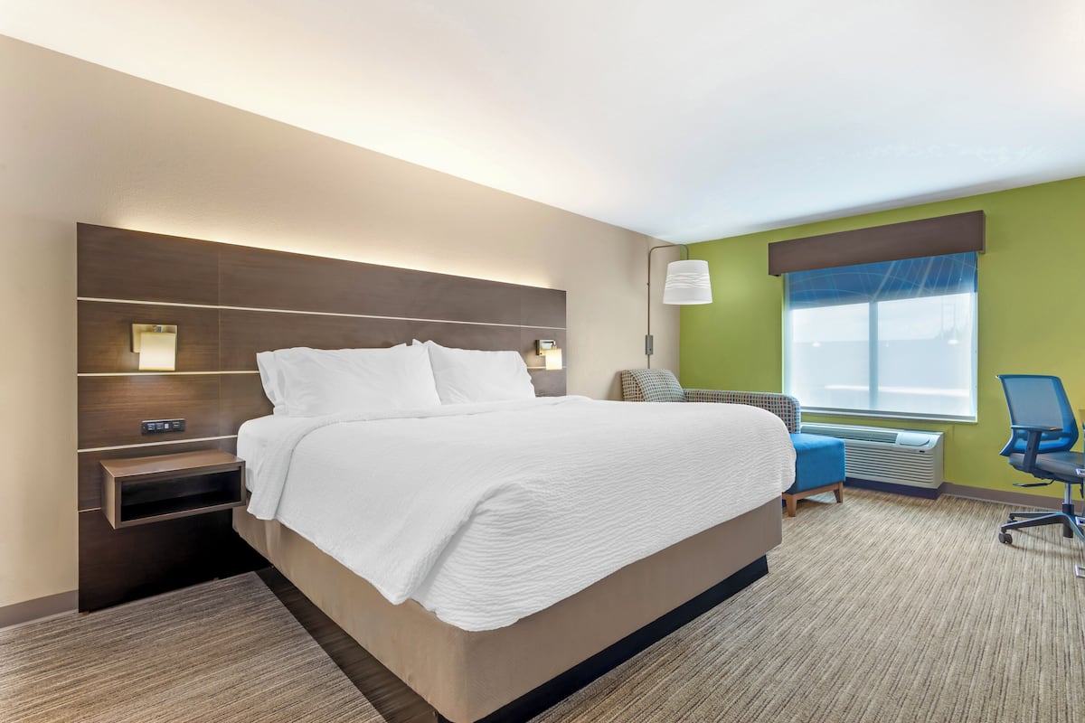 Zimmer, 1 King-Bett, Nichtraucher (LEISURE) | Hochwertige Bettwaren, Pillowtop-Betten, Zimmersafe, Schreibtisch