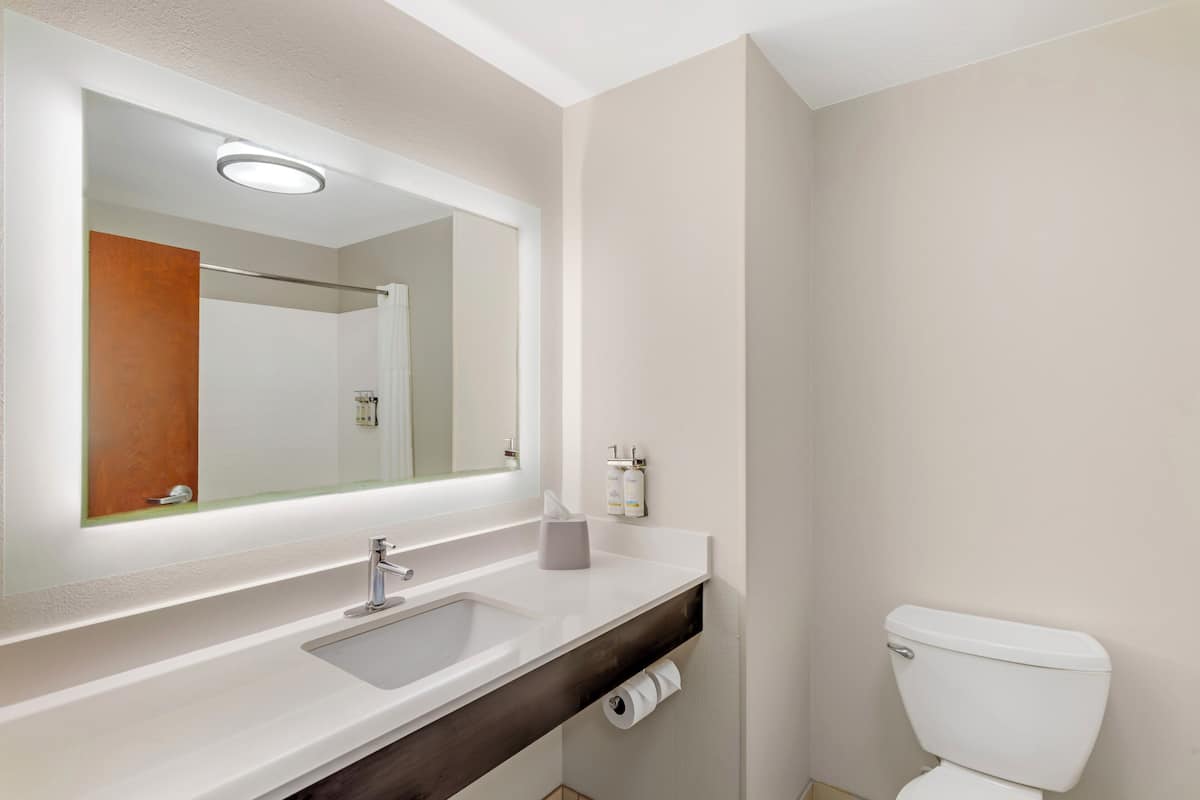 Premium bedding, pillowtop beds, in-room safe, desk