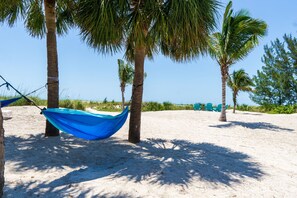 Utsikt mot strand/hav