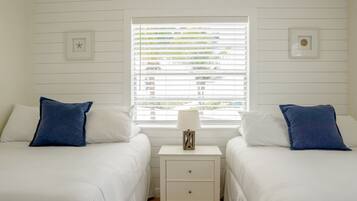 Suite, 1 chambre (Gulf View) | Fer et planche à repasser, draps fournis