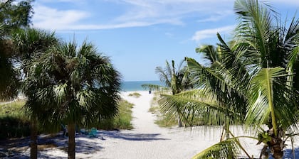 The Molloy - A Boutique Beach Resort