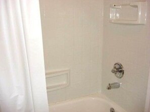 Room, Multiple Beds | Bathroom shower - Patio Motor Court (Twin Mountain)