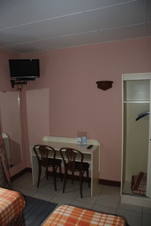 Wi-Fi de cortesia, roupa de cama