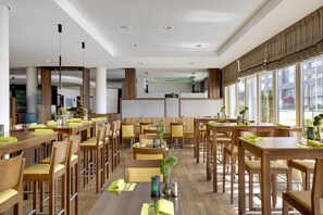 Restaurant - Holiday Inn Express Bremen Airport by IHG (Bremen)