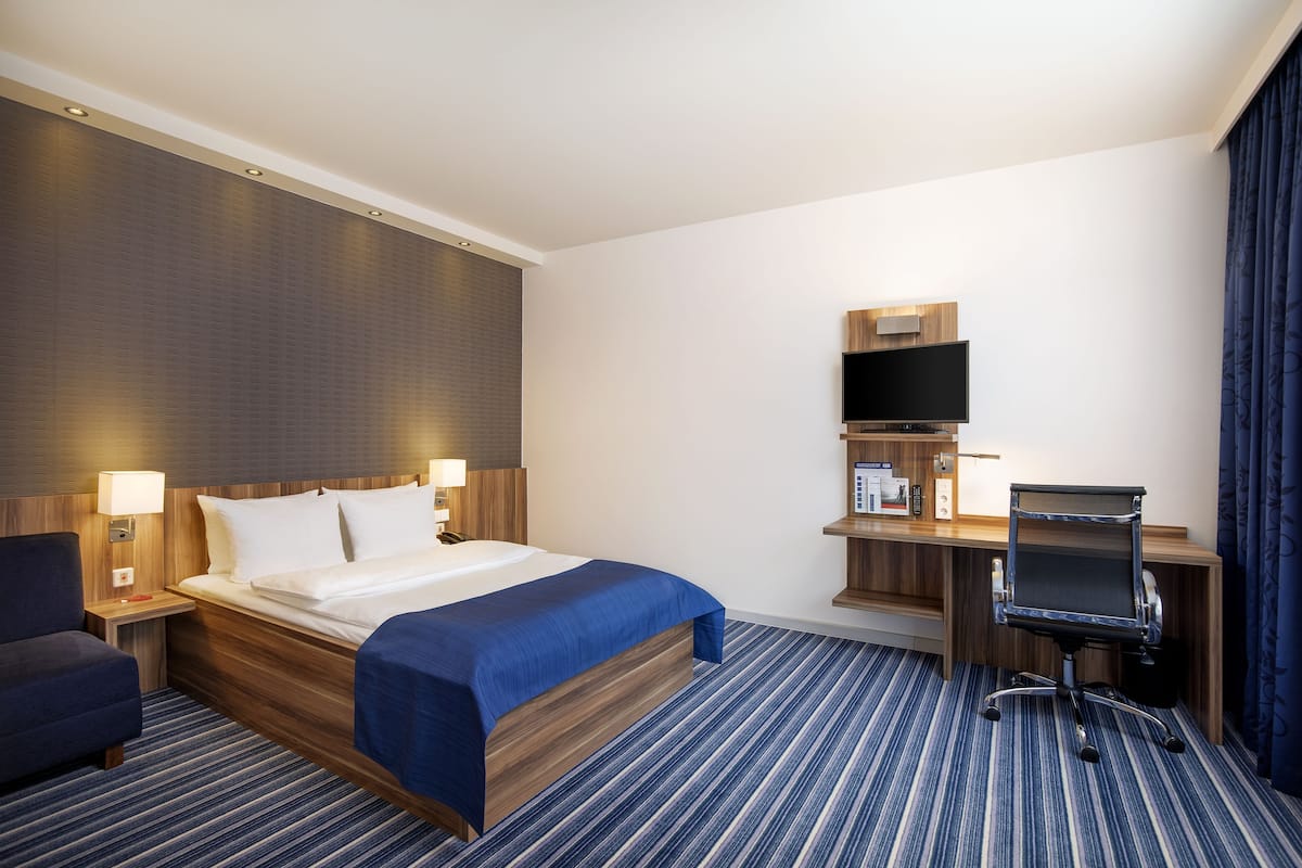 Premium Room | Premium bedding, desk, blackout drapes, soundproofing