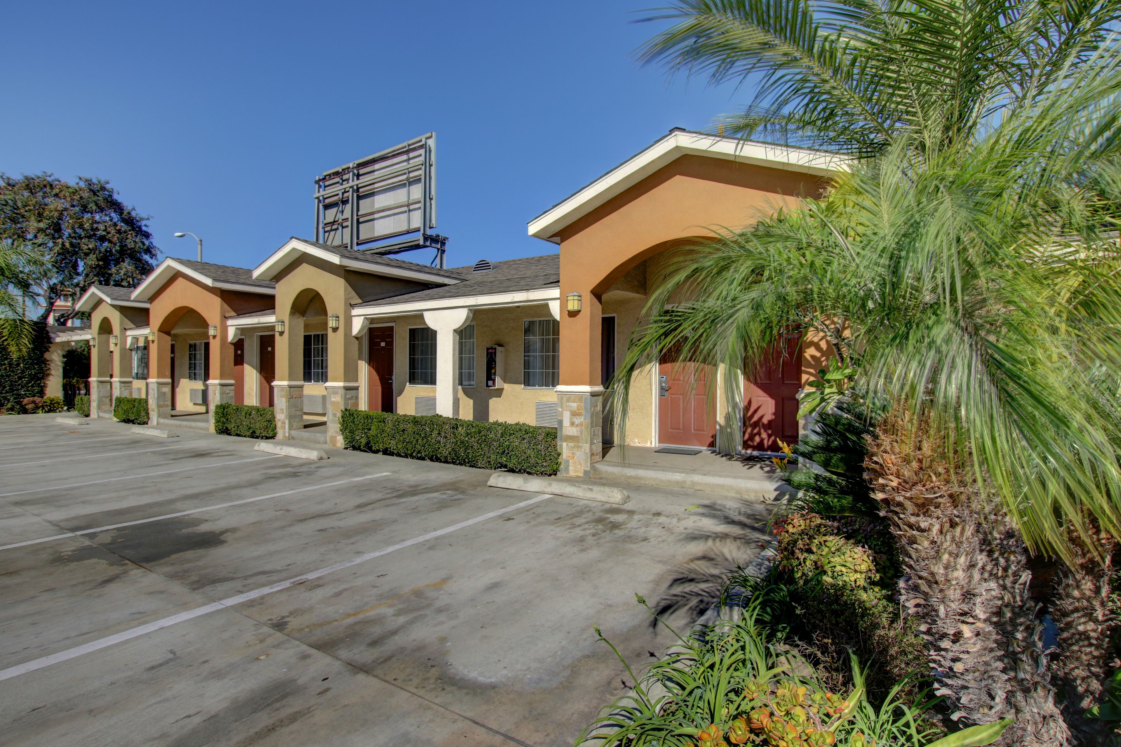 ด้านหน้าที่พัก