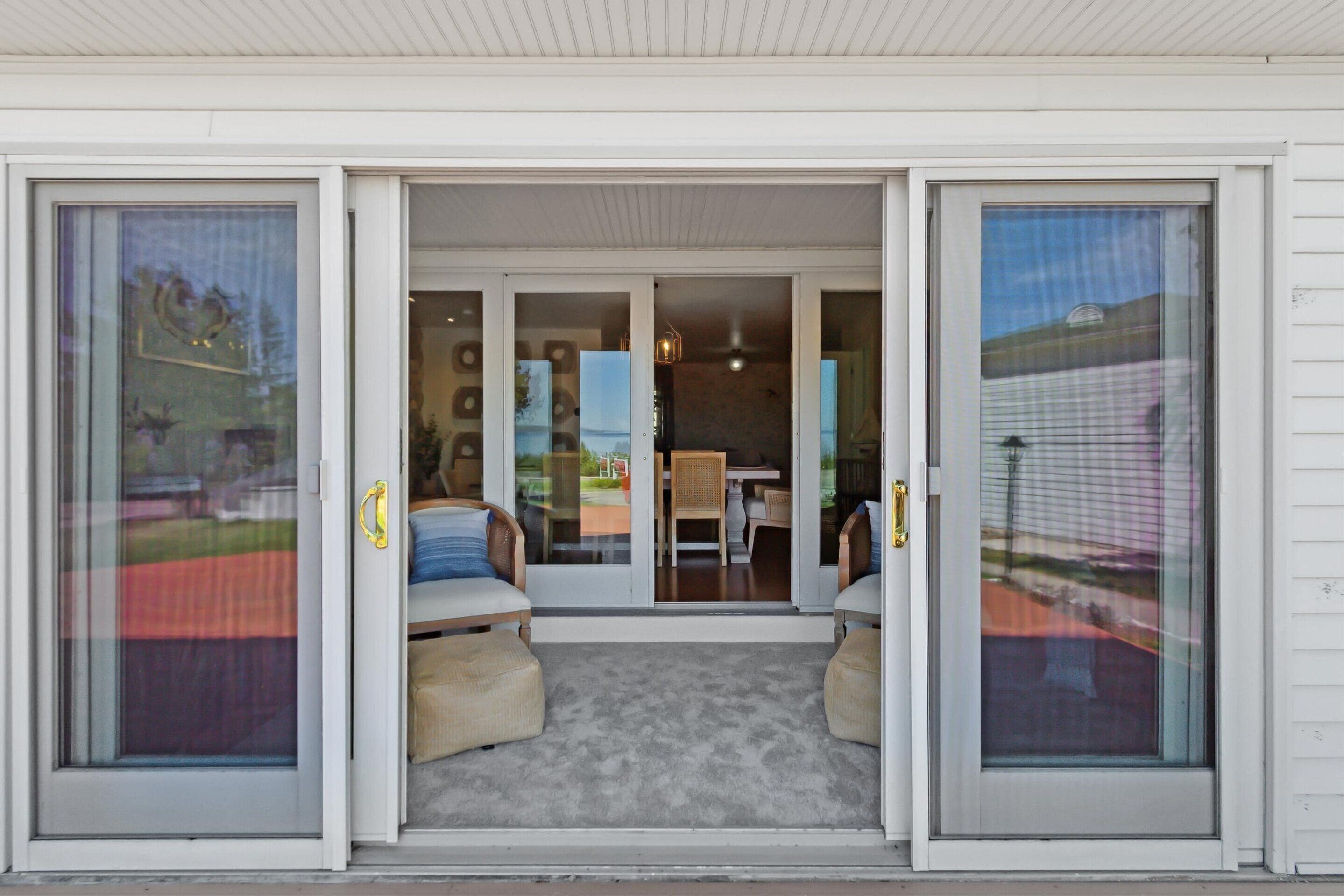 Luxury House | Living area | 50-inch Smart TV with digital channels, TV, streaming services