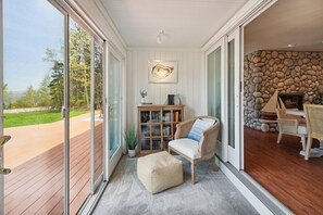 Luksustalo | Oleskelualue | Älytelevisio, takka, suoratoistopalvelut, työhuone