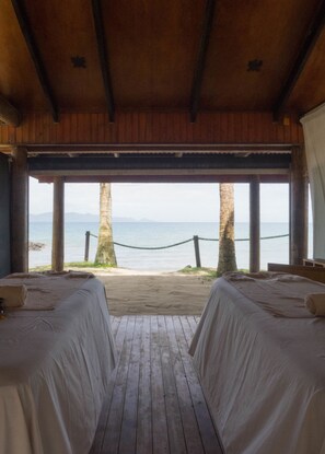 Body treatments, deep-tissue massages, massages on the beach