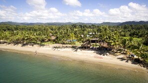 Aerial view - Uprising Beach Resort (Pacific Harbour)
