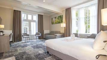 Suite | Een bureau, gratis wifi, beddengoed