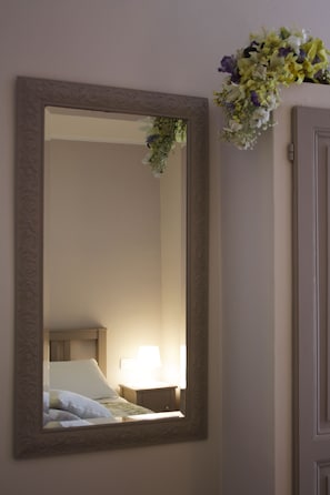 Double Room | Desk, free WiFi, bed sheets - La Locanda del Podestà (Ricco del Golfo di Spezia)