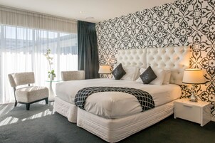 Superior Room | Egyptian cotton sheets, premium bedding, down duvets, minibar