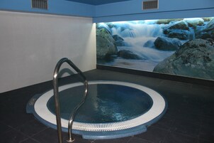 Bañera de hidromasaje interior