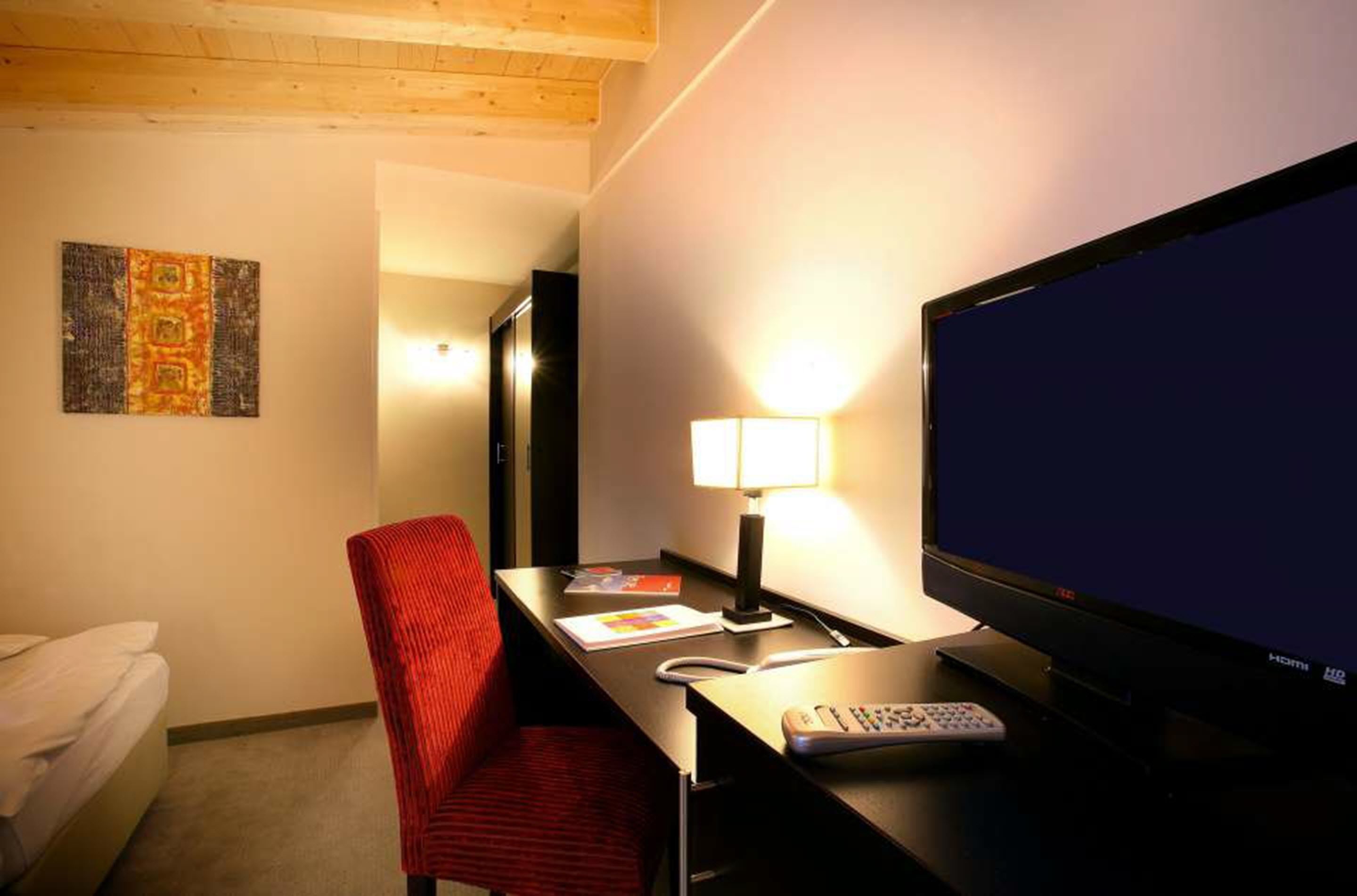 comfort double room, balcony | 1 bedroom, in-room safe, desk, blackout curtains