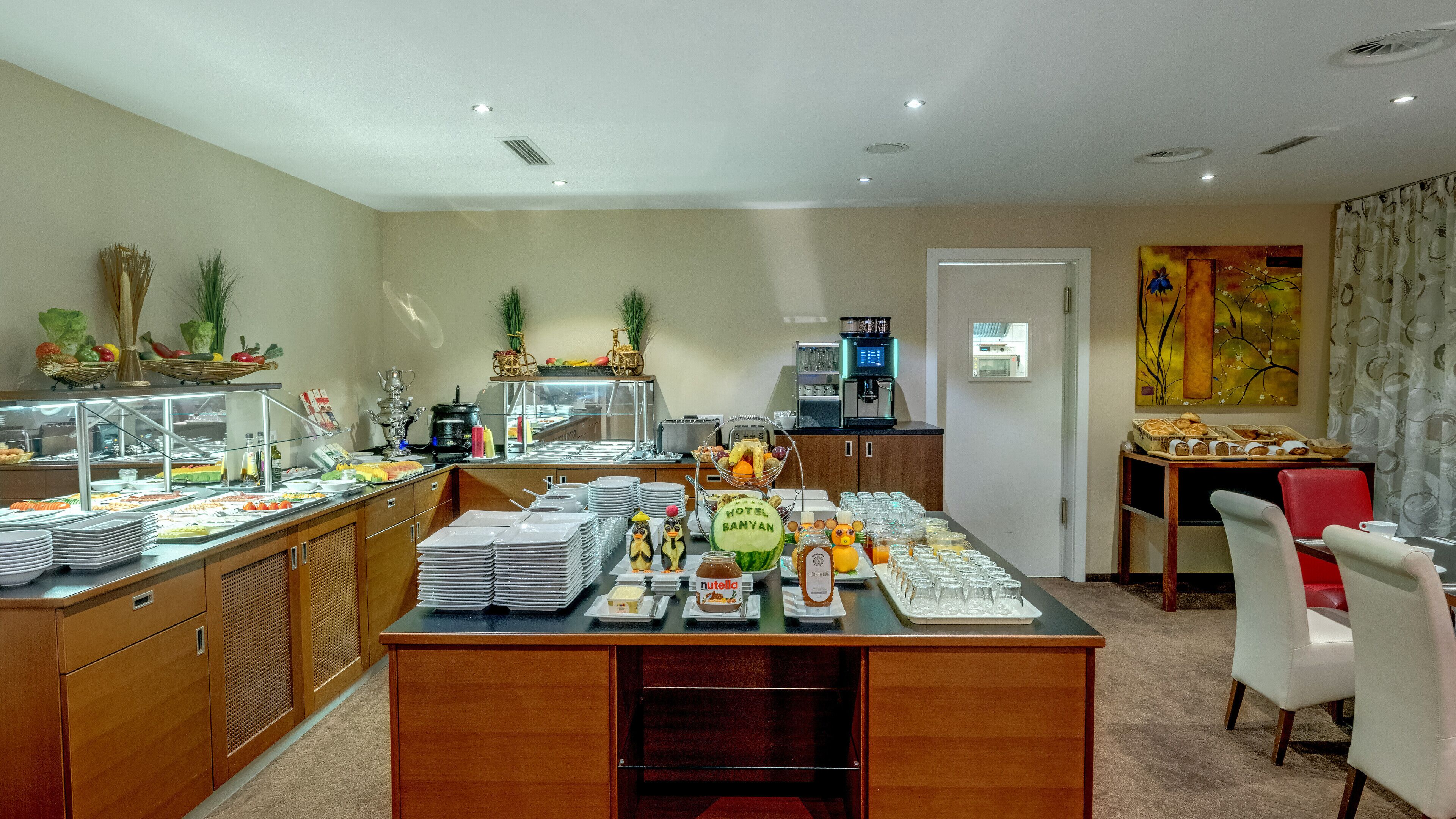 free daily full breakfast