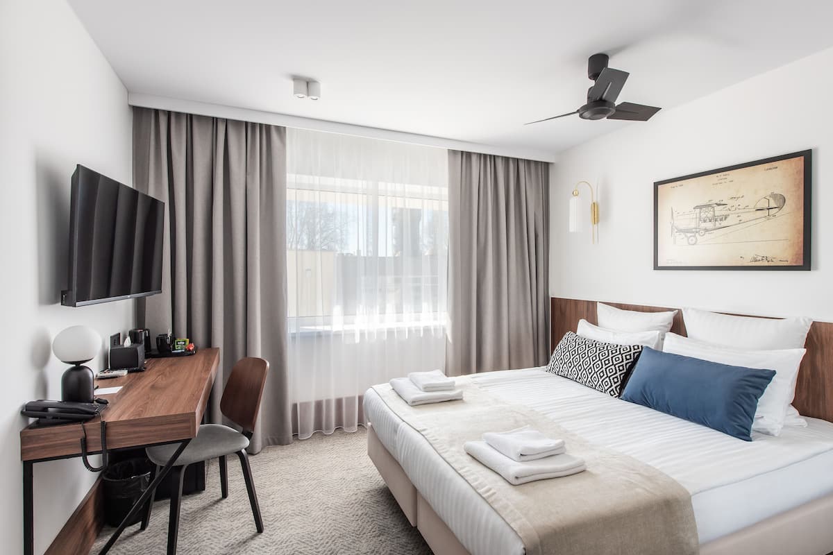 Minibar, desk, soundproofing, iron/ironing board (on request)