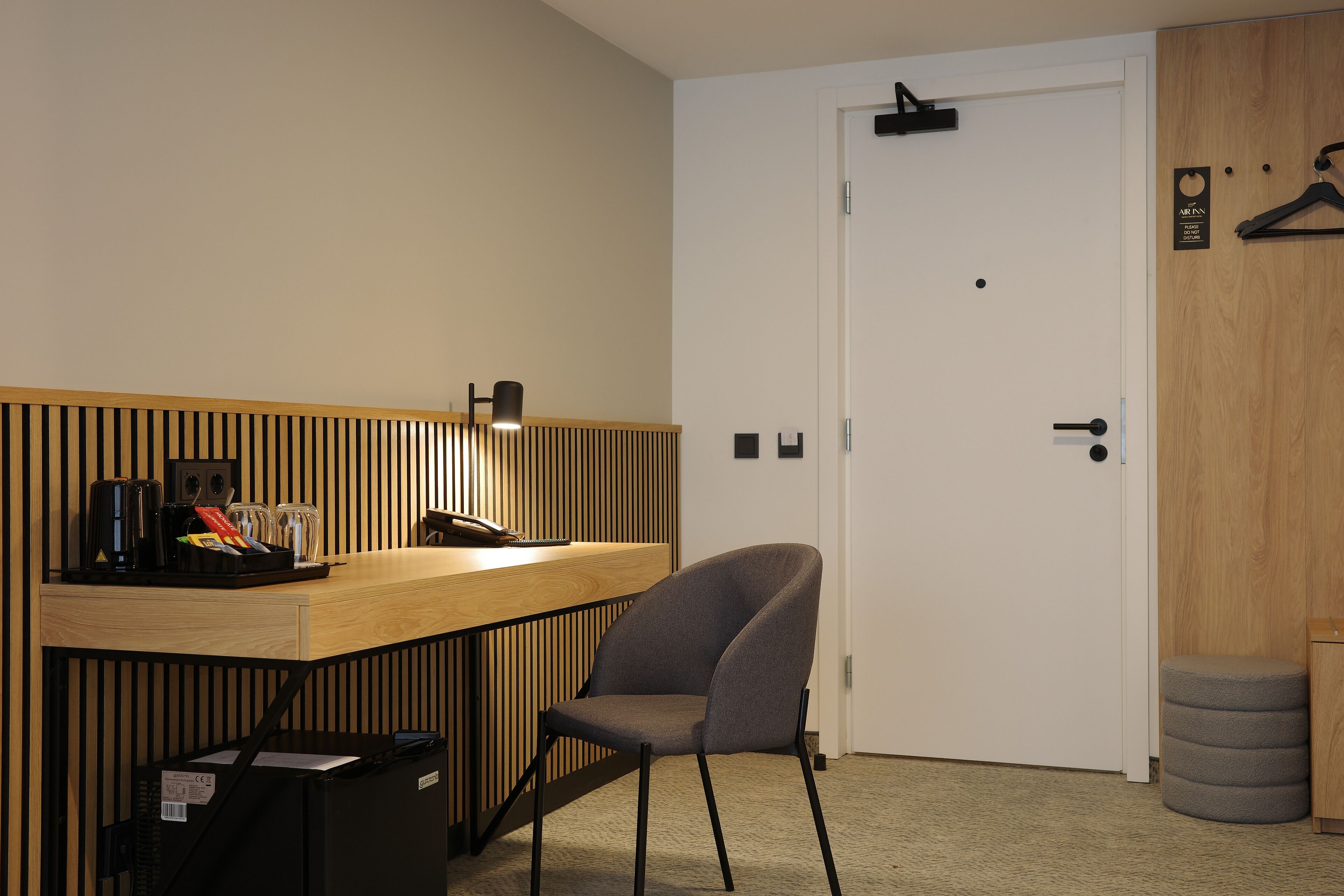 standard comfort room | minibar, desk, soundproofing, iron/ironing board