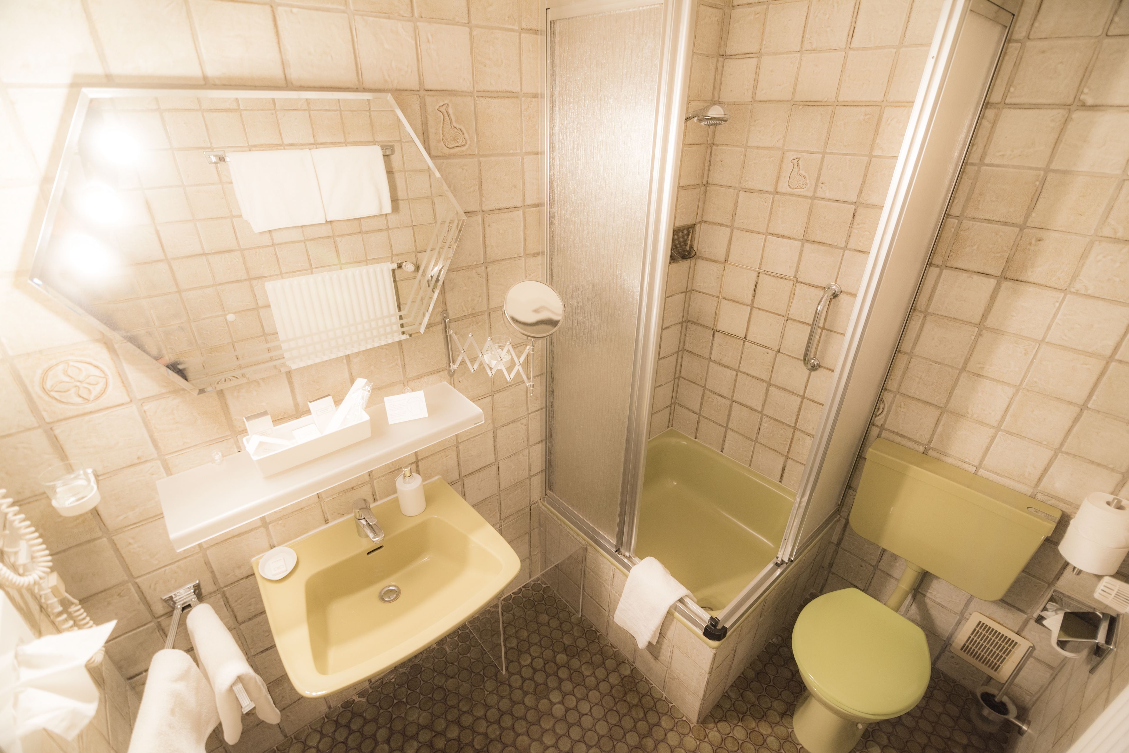 double room | bathroom | free toiletries, hair dryer, towels