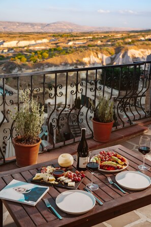 Deluxe Room, Outdoor with Jet Hot Tub | Vue de la chambre