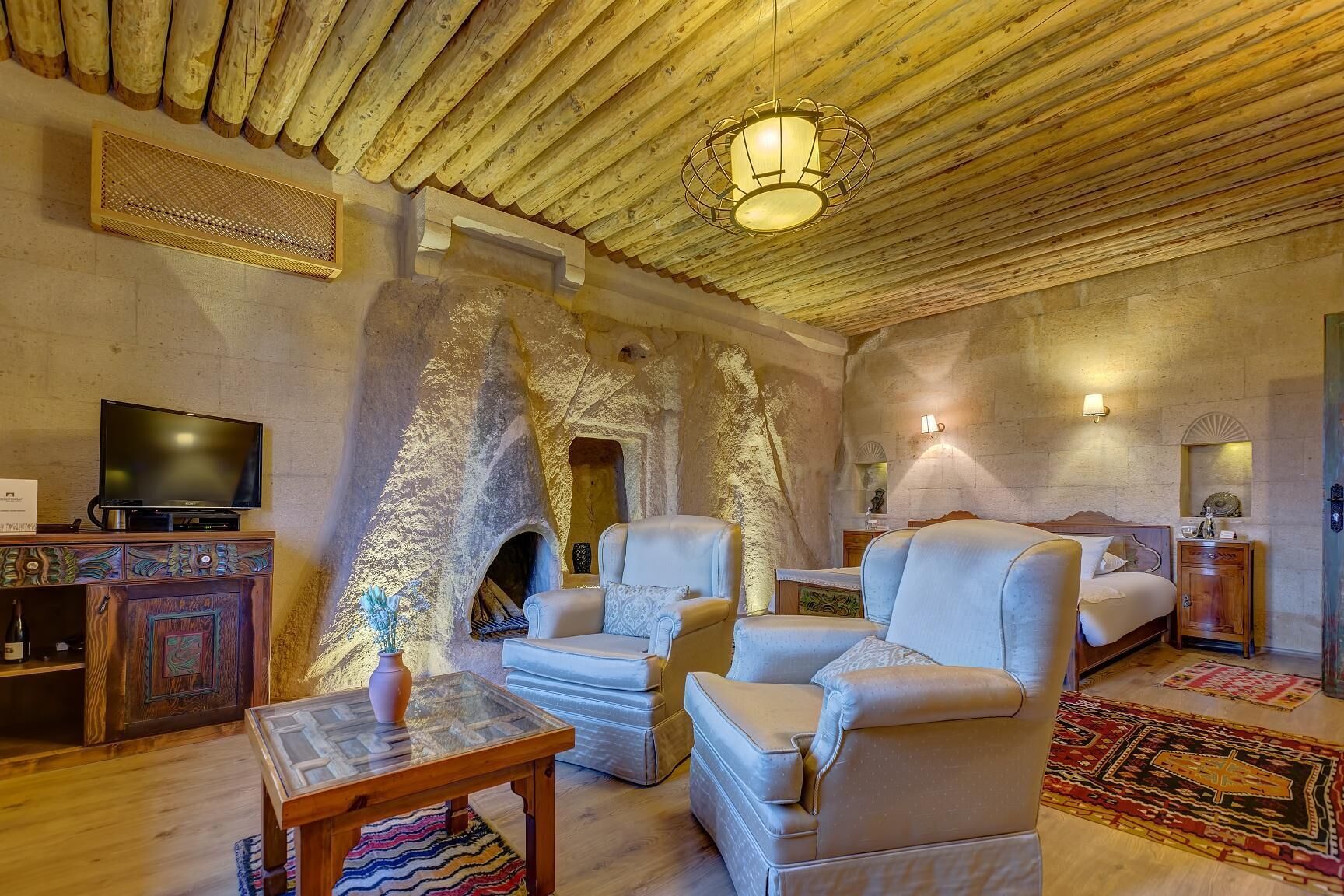 One Room Suite with Balcony and Fireplace | Interior