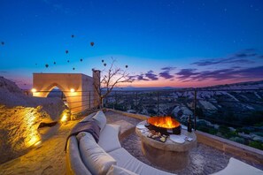 Terrace/patio - Hotel Taskonaklar Cappadocia - Special Class (Nevsehir)