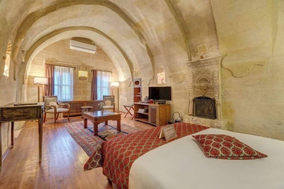 Premium bedding, minibar, in-room safe, individually decorated